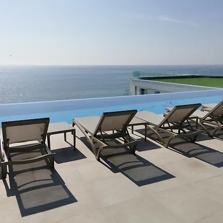 Alee Infinity Pool & *