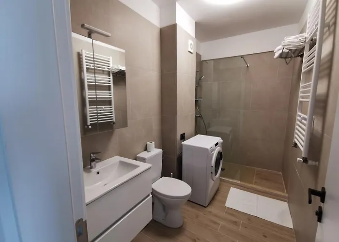 Alee Infinity Pool &