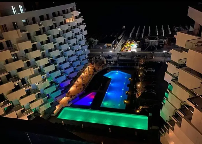 アパート Alee Infinity Pool & *