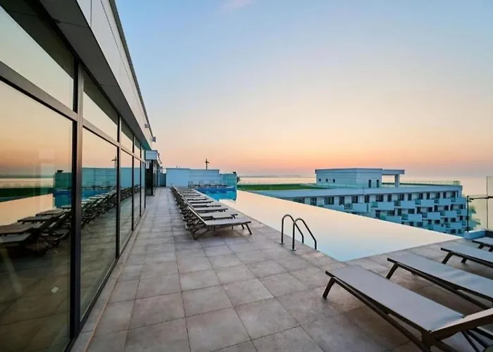 Alee Infinity Pool & アパート *