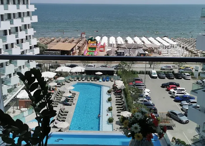 アパート Alee Infinity Pool & ナボダリ