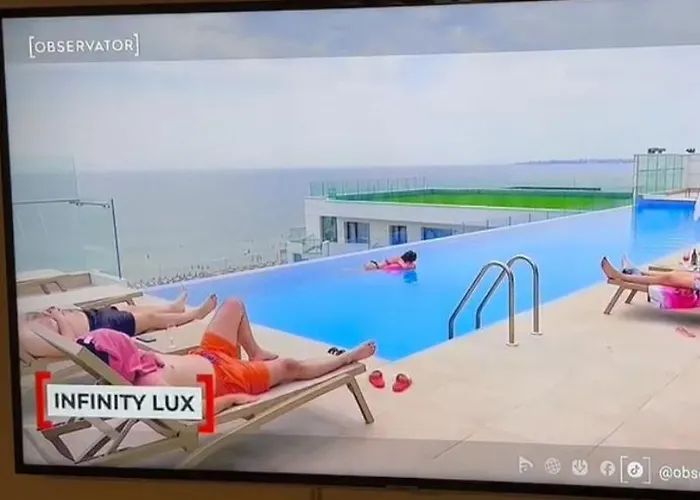 Alee Infinity Pool & ナボダリ